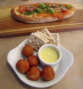 Media Noche Croquetas & Pan Con Tomate 