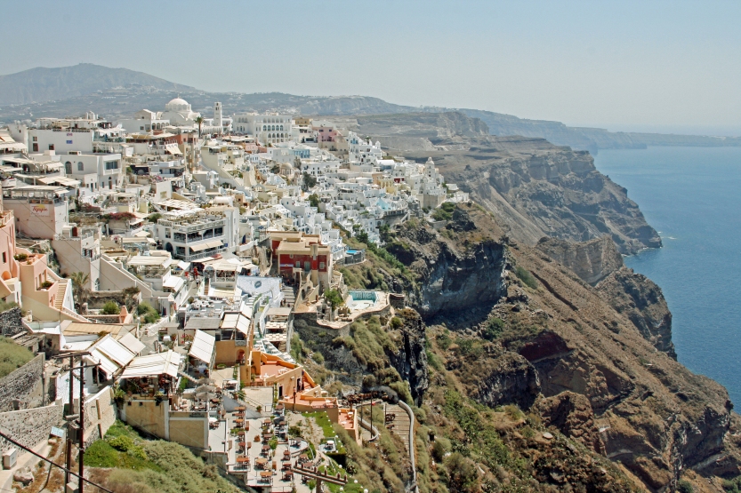 A view of Fira