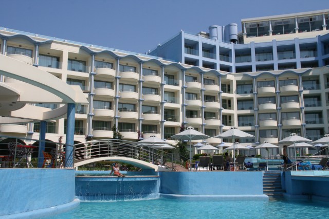 The Atrium Platinum Hotel